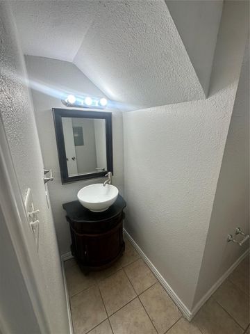 2268 Colony Court, Dallas, TX 75235