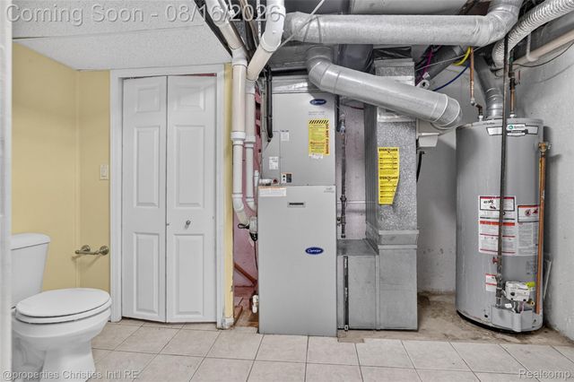 2834 Rossmoor Circle, Bloomfield Hills, MI 48302