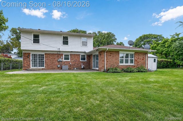 2834 Rossmoor Circle, Bloomfield Hills, MI 48302