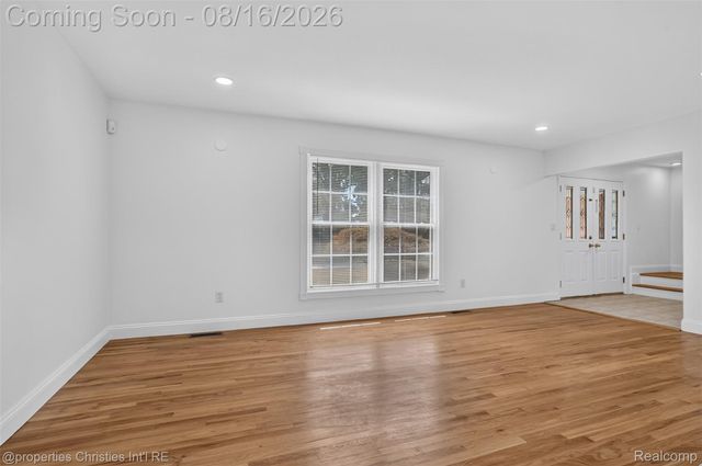 2834 Rossmoor Circle, Bloomfield Hills, MI 48302