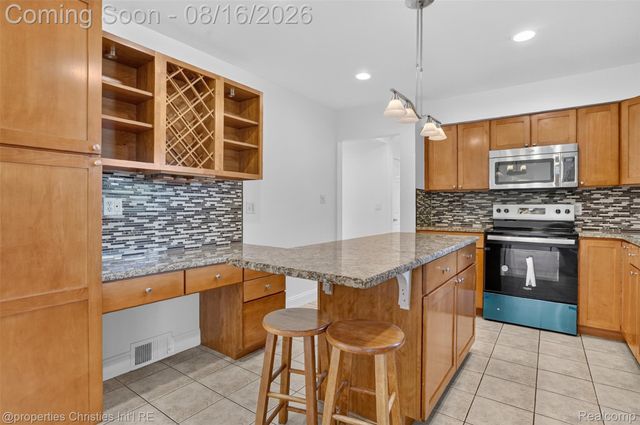 2834 Rossmoor Circle, Bloomfield Hills, MI 48302