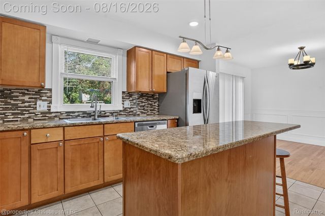 2834 Rossmoor Circle, Bloomfield Hills, MI 48302