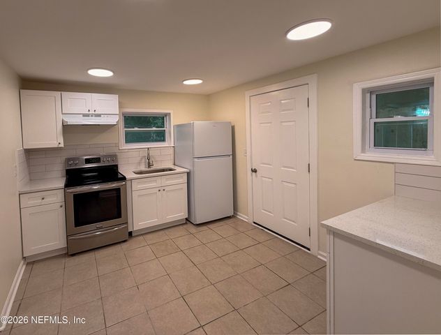 5106 APPLETON Avenue, Jacksonville, FL 32210