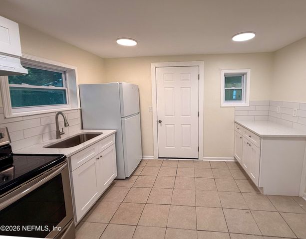 5106 APPLETON Avenue, Jacksonville, FL 32210