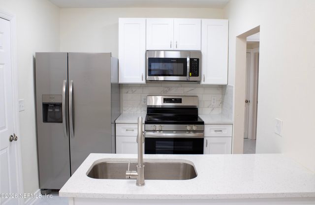 5106 APPLETON Avenue, Jacksonville, FL 32210