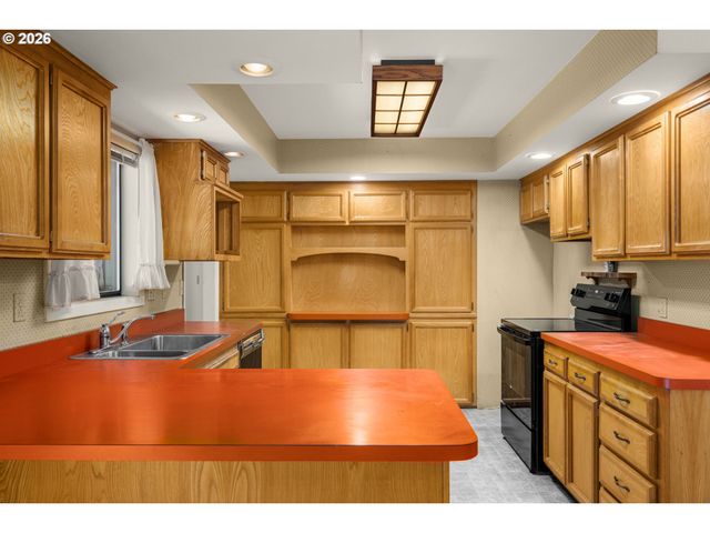 7245 N MACRUM Ave, Portland, OR 97203