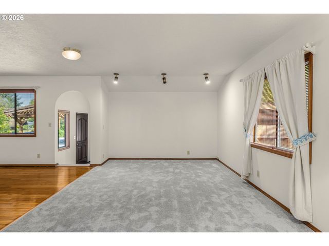 7245 N MACRUM Ave, Portland, OR 97203