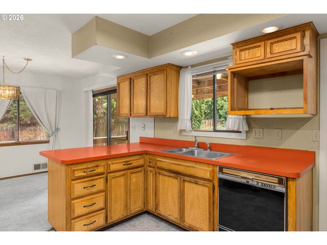7245 N MACRUM Ave, Portland, OR 97203