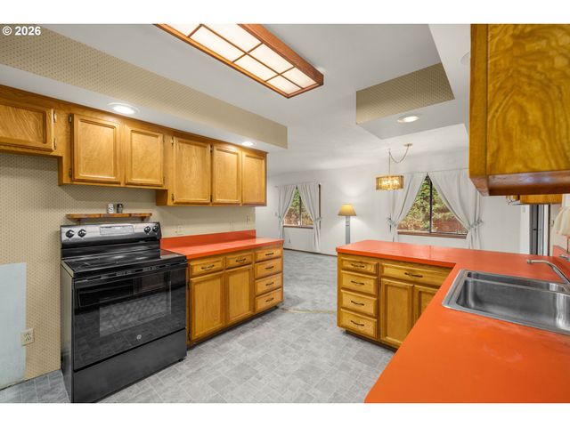 7245 N MACRUM Ave, Portland, OR 97203