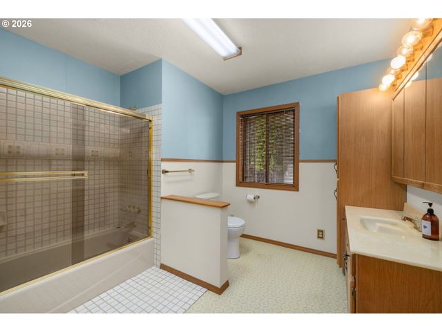 7245 N MACRUM Ave, Portland, OR 97203