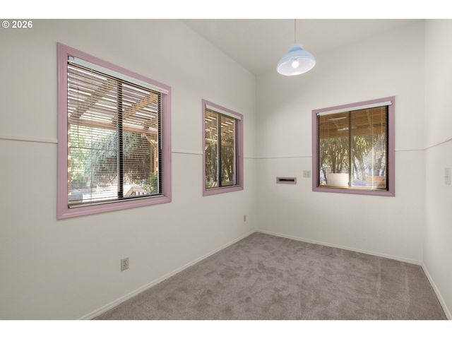 7245 N MACRUM Ave, Portland, OR 97203