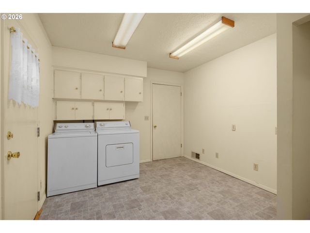7245 N MACRUM Ave, Portland, OR 97203
