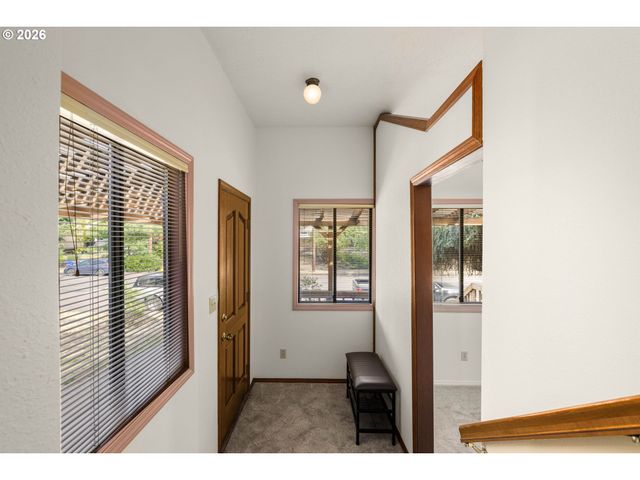 7245 N MACRUM Ave, Portland, OR 97203