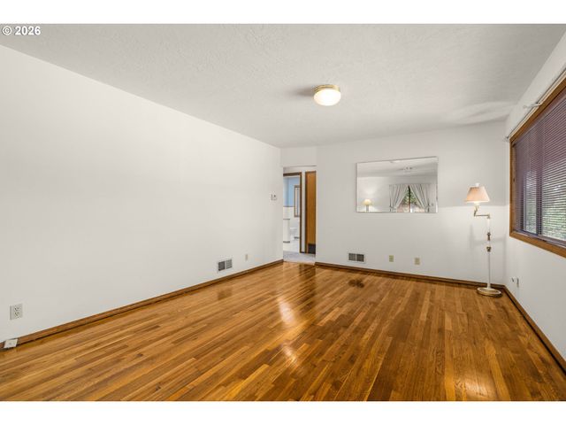 7245 N MACRUM Ave, Portland, OR 97203