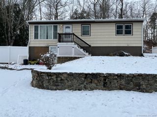7 Donna Avenue, Derby, CT 06418