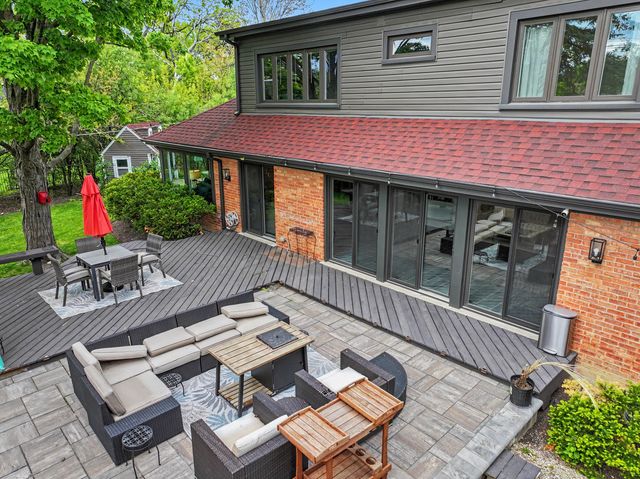 3300 Overland Pass, Northbrook, IL 60062