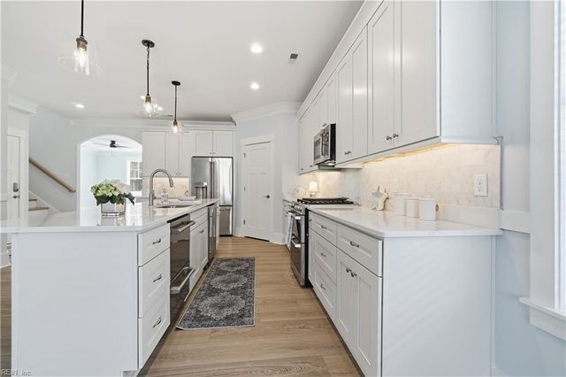 861 Little Bay AVE, Norfolk, VA 23503