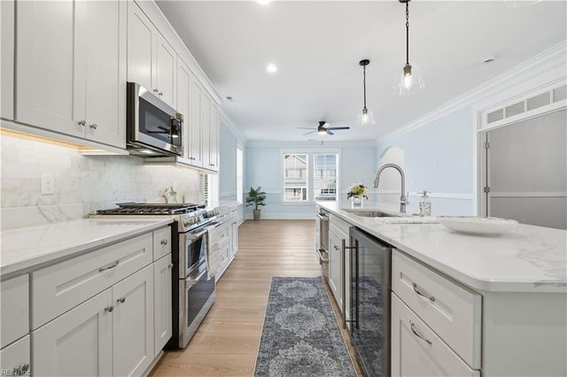 861 Little Bay AVE, Norfolk, VA 23503