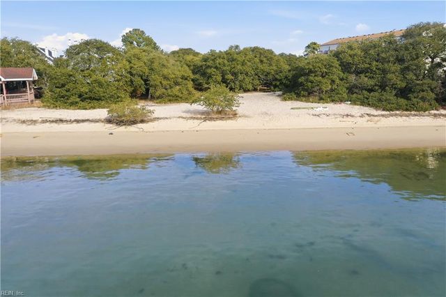 861 Little Bay AVE, Norfolk, VA 23503