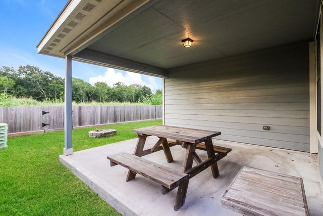 429 De Coster Boulevard, Alvin, TX 77511