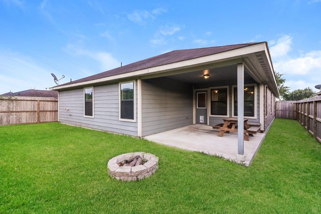 429 De Coster Boulevard, Alvin, TX 77511