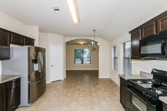 429 De Coster Boulevard, Alvin, TX 77511