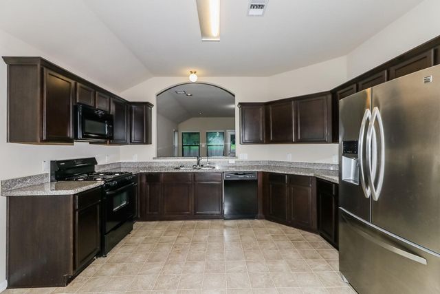 429 De Coster Boulevard, Alvin, TX 77511