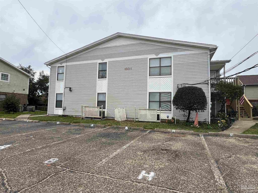 1301 Redwood Ln H, Gulf Breeze, FL 32563