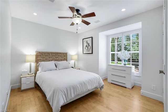 1560 Clermont Dr Unit 201, Naples, FL 34109