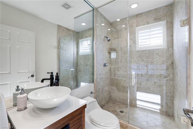 1560 Clermont Dr Unit 201, Naples, FL 34109