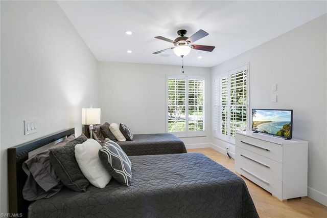 1560 Clermont Dr Unit 201, Naples, FL 34109