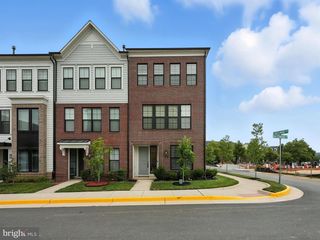 610 WATERMANS DR, Woodbridge, VA 22191
