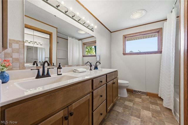 4561 Newbury Drive, Vermilion, OH 44089