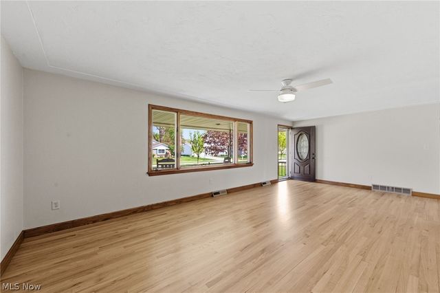 4561 Newbury Drive, Vermilion, OH 44089