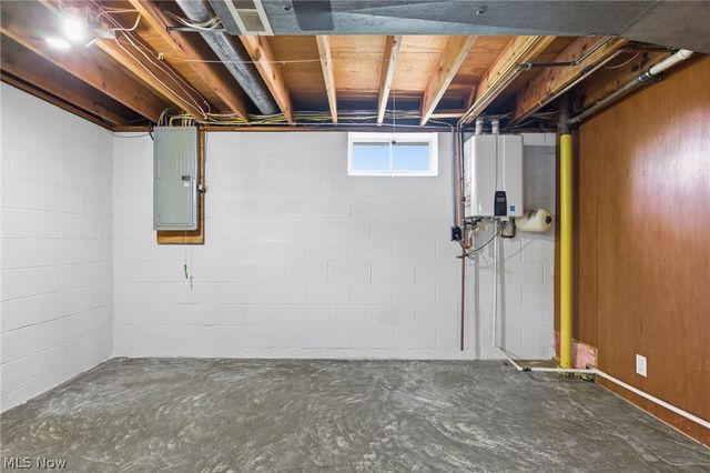 4561 Newbury Drive, Vermilion, OH 44089