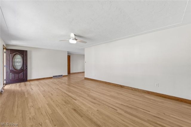 4561 Newbury Drive, Vermilion, OH 44089