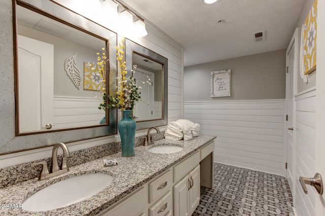 820 Golf View Boulevard, Pigeon Forge, TN 37863