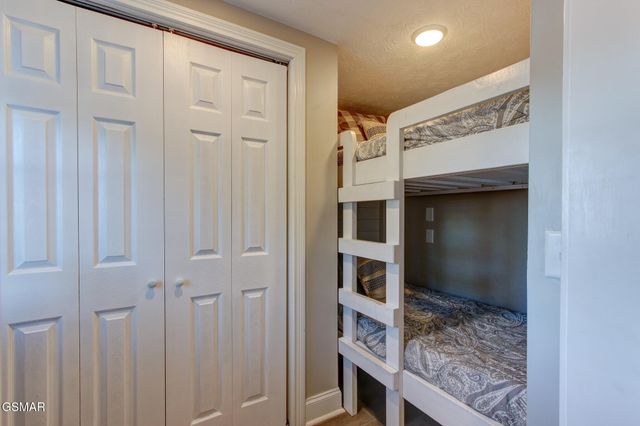 820 Golf View Boulevard, Pigeon Forge, TN 37863