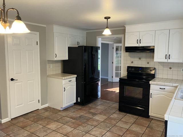 16 Windrush Lane, Andover, CT 06232