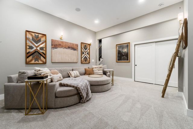 496 W 1st Avenue, Columbus, OH 43201