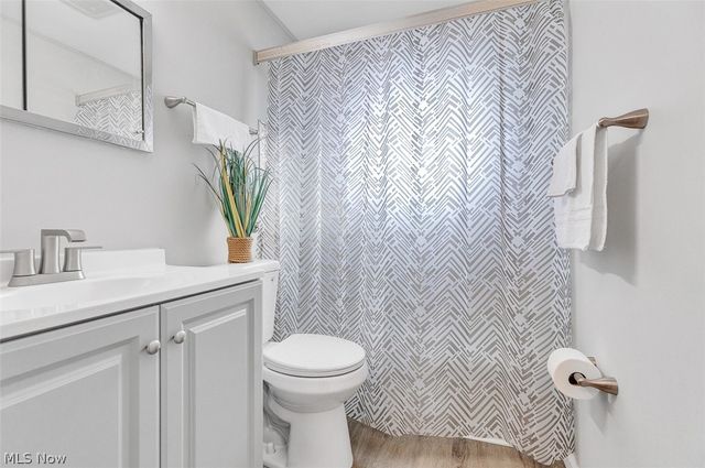 6330 Sandfield Drive, Brook Park, OH 44142