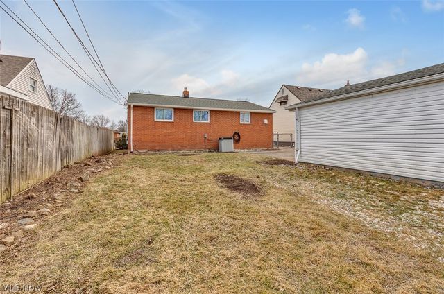 6330 Sandfield Drive, Brook Park, OH 44142