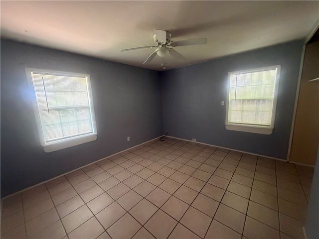 4010 Robinhood Dr, Corpus Christi, TX 78411