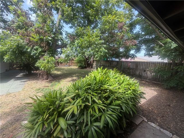 4010 Robinhood Dr, Corpus Christi, TX 78411