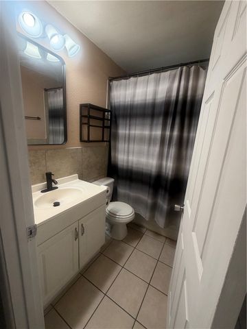 4010 Robinhood Dr, Corpus Christi, TX 78411