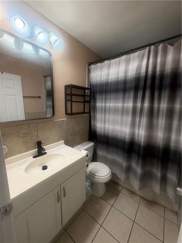 4010 Robinhood Dr, Corpus Christi, TX 78411
