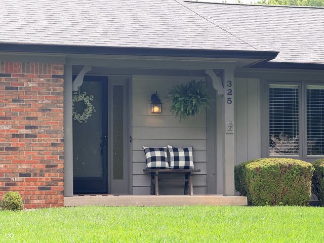 325 Rolling Trails Road, Greenwood, IN 46142