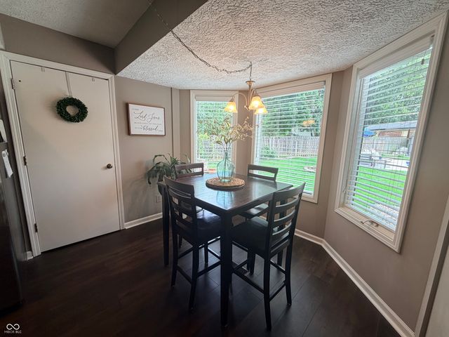 325 Rolling Trails Road, Greenwood, IN 46142