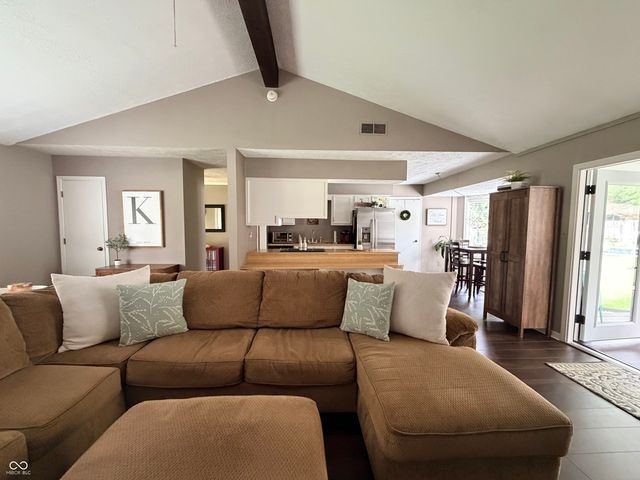 325 Rolling Trails Road, Greenwood, IN 46142