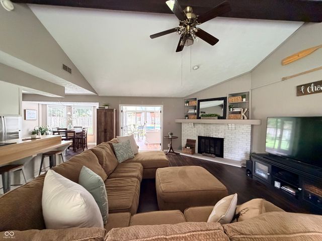 325 Rolling Trails Road, Greenwood, IN 46142